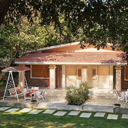 Taj Aravali Resort & Spa Udaipur Exterior photo